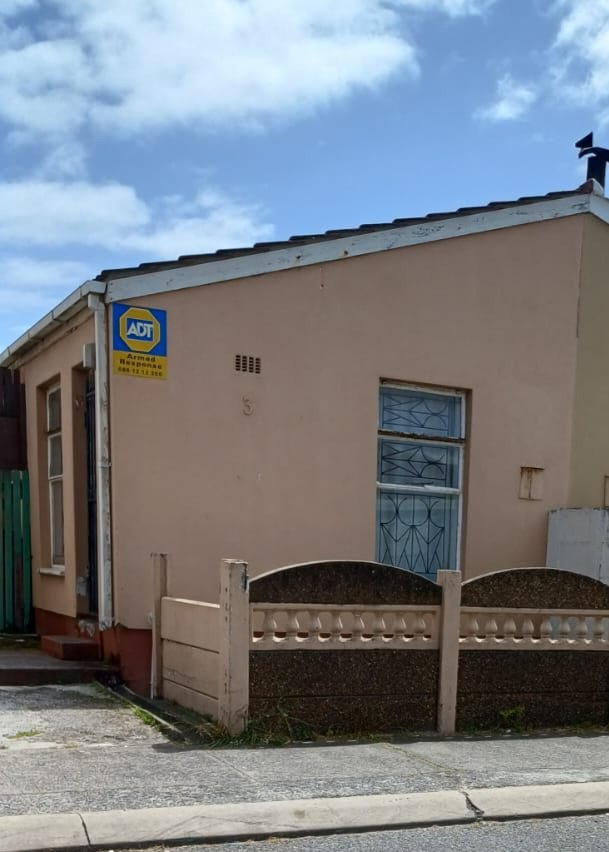  Bedroom Property for Sale in Portlands Western Cape